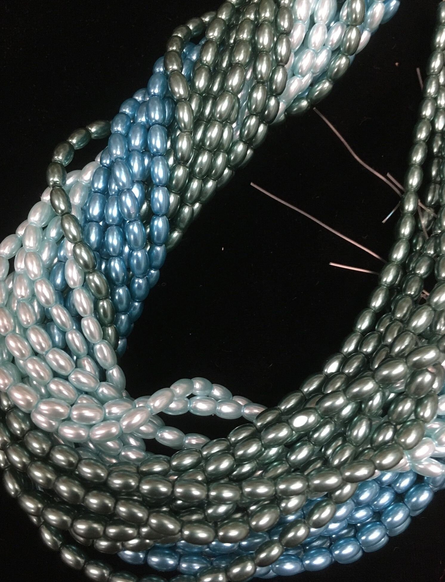 Glass Rice Pearl 6x4mm 3-strands "Ocean Waves"