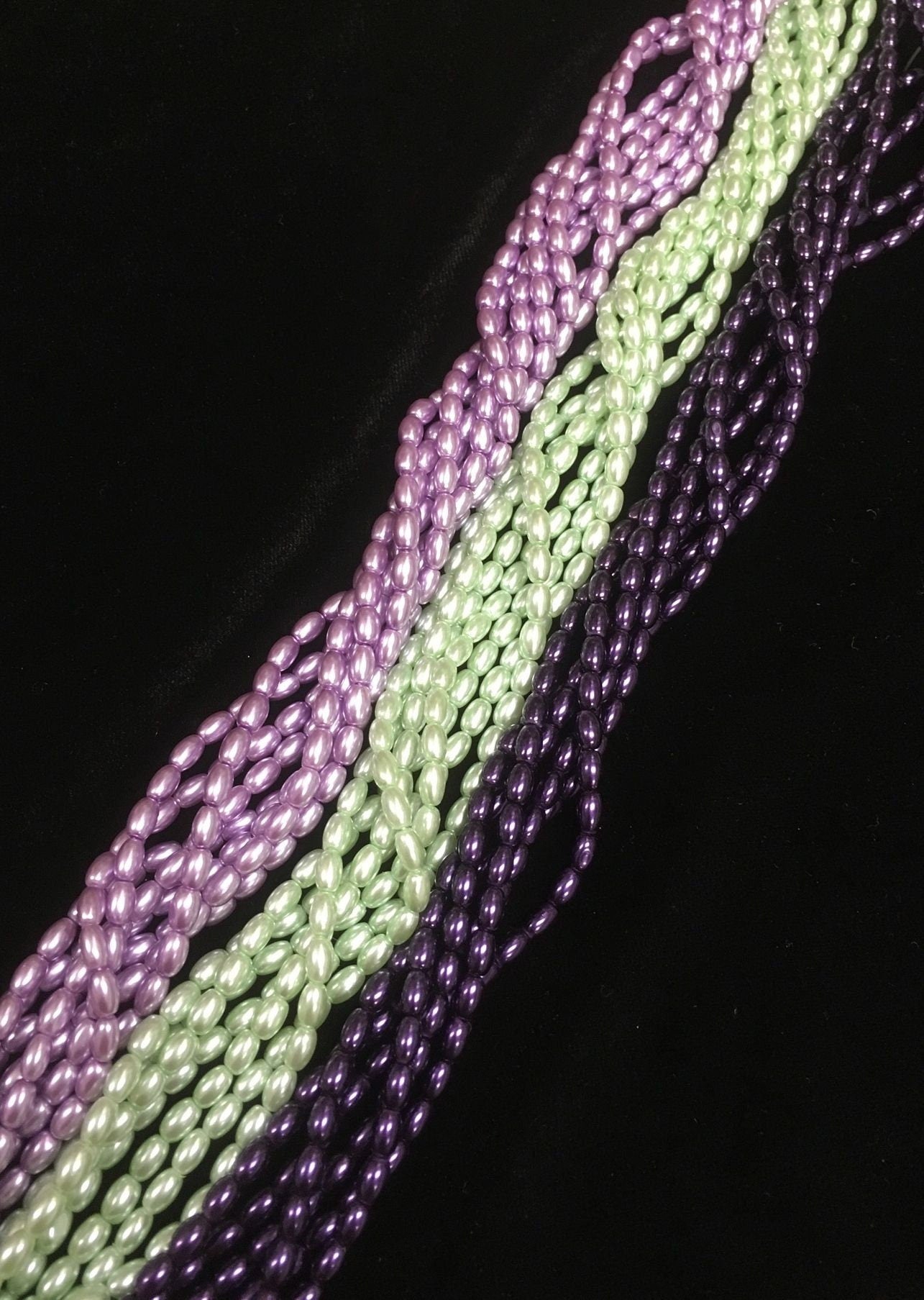 Glass Rice Pearl 6x4mm 3-strands "Grape Vine"
