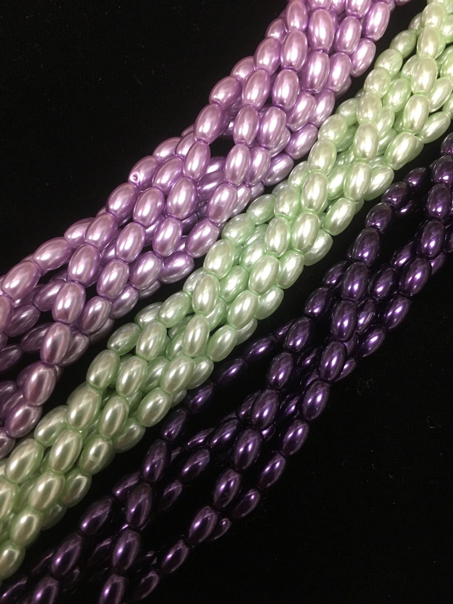Glass Rice Pearl 6x4mm 3-strands "Grape Vine"