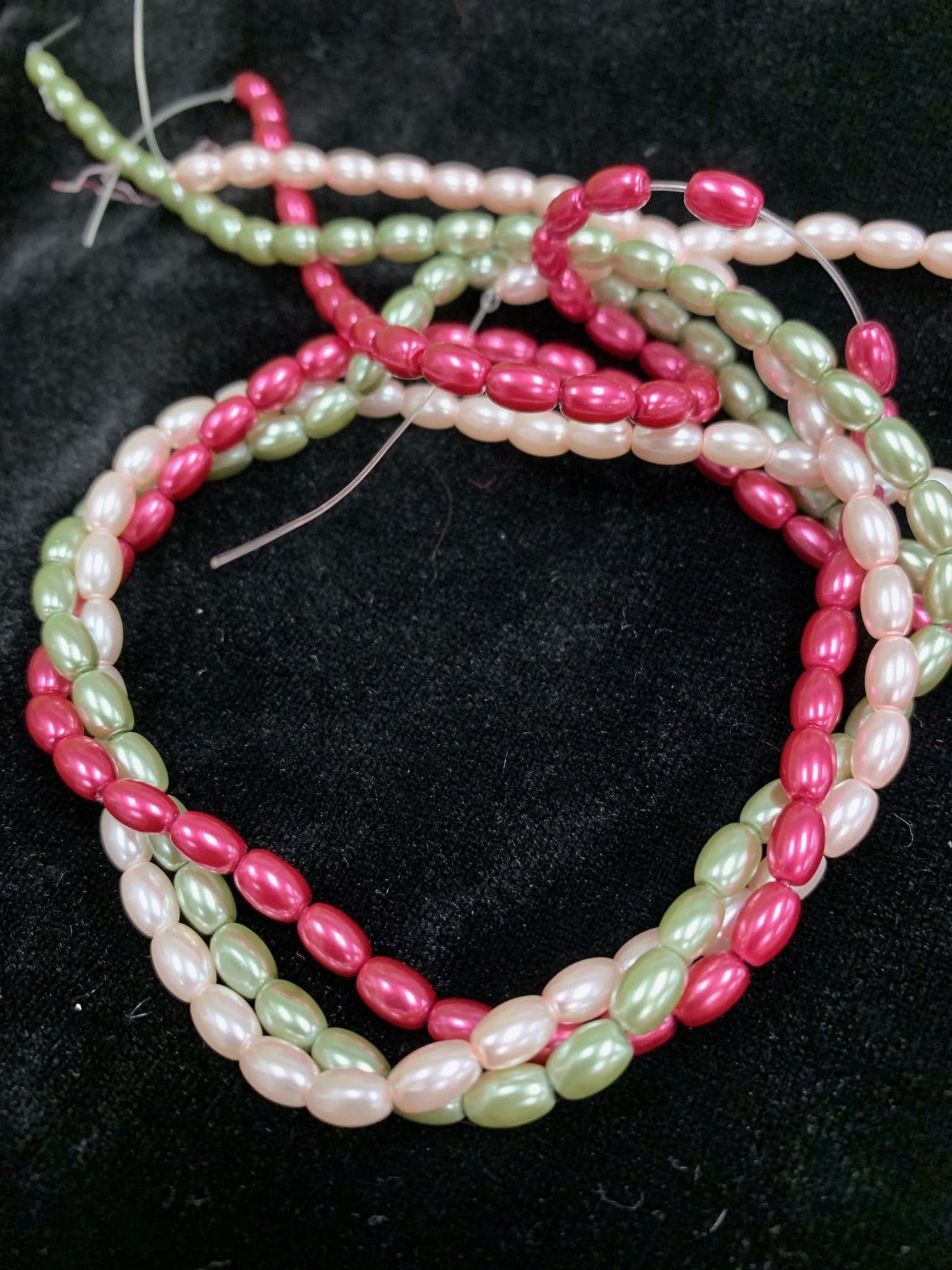 Glass Rice Pearl 6x4mm 3-strands "Rose Garden"