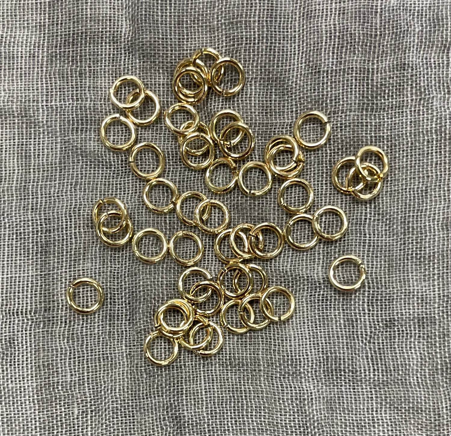 6 mm Open Jump Ring: 18 Gauge, Shiny Gold, 50 pieces