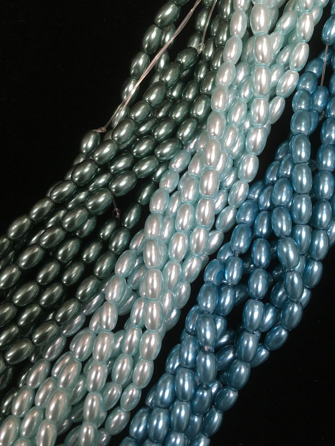 Glass Rice Pearl 6x4mm 3-strands "Ocean Waves"